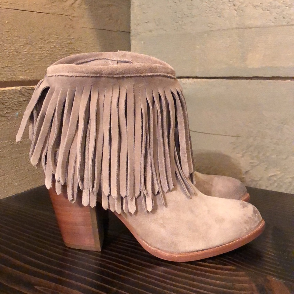 NWT Frye Llana Fringe Bootie - Picture 2 of 16
